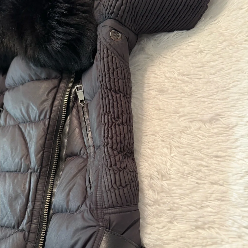 🎉HP🎉Burberry Black Down Puffer Jacket with Removable Fur Collar - Picture 16 of 16